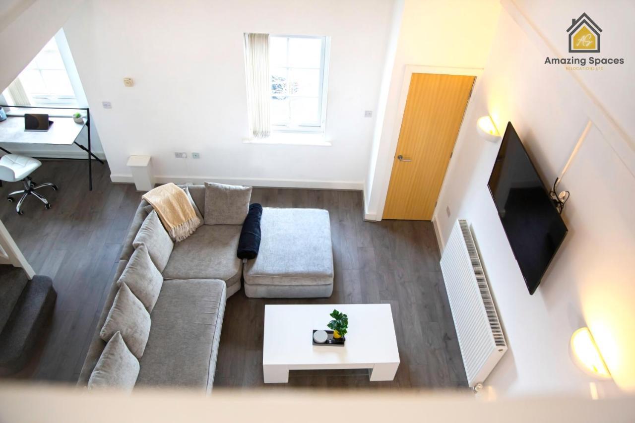 Large Unique 2 Bedroom Duplex Apartment With Private Parking & Free Wifi - Vat Qualifying By Amazing Spaces Relocations Ltd Warrington Eksteriør billede