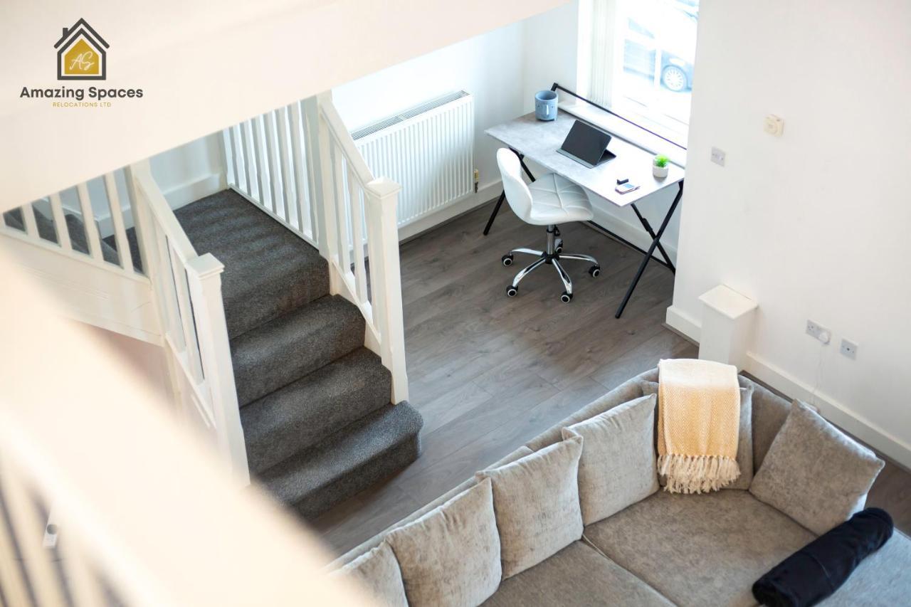 Large Unique 2 Bedroom Duplex Apartment With Private Parking & Free Wifi - Vat Qualifying By Amazing Spaces Relocations Ltd Warrington Eksteriør billede
