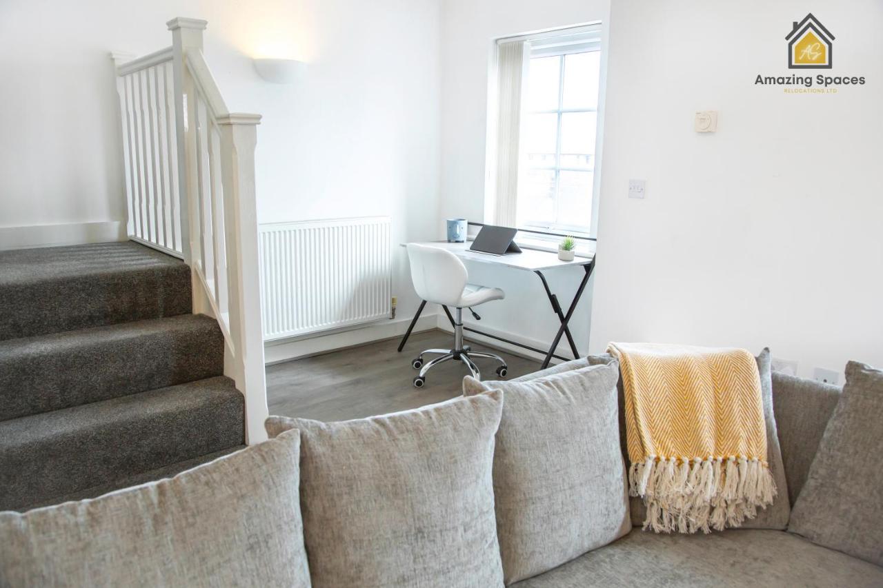 Large Unique 2 Bedroom Duplex Apartment With Private Parking & Free Wifi - Vat Qualifying By Amazing Spaces Relocations Ltd Warrington Eksteriør billede
