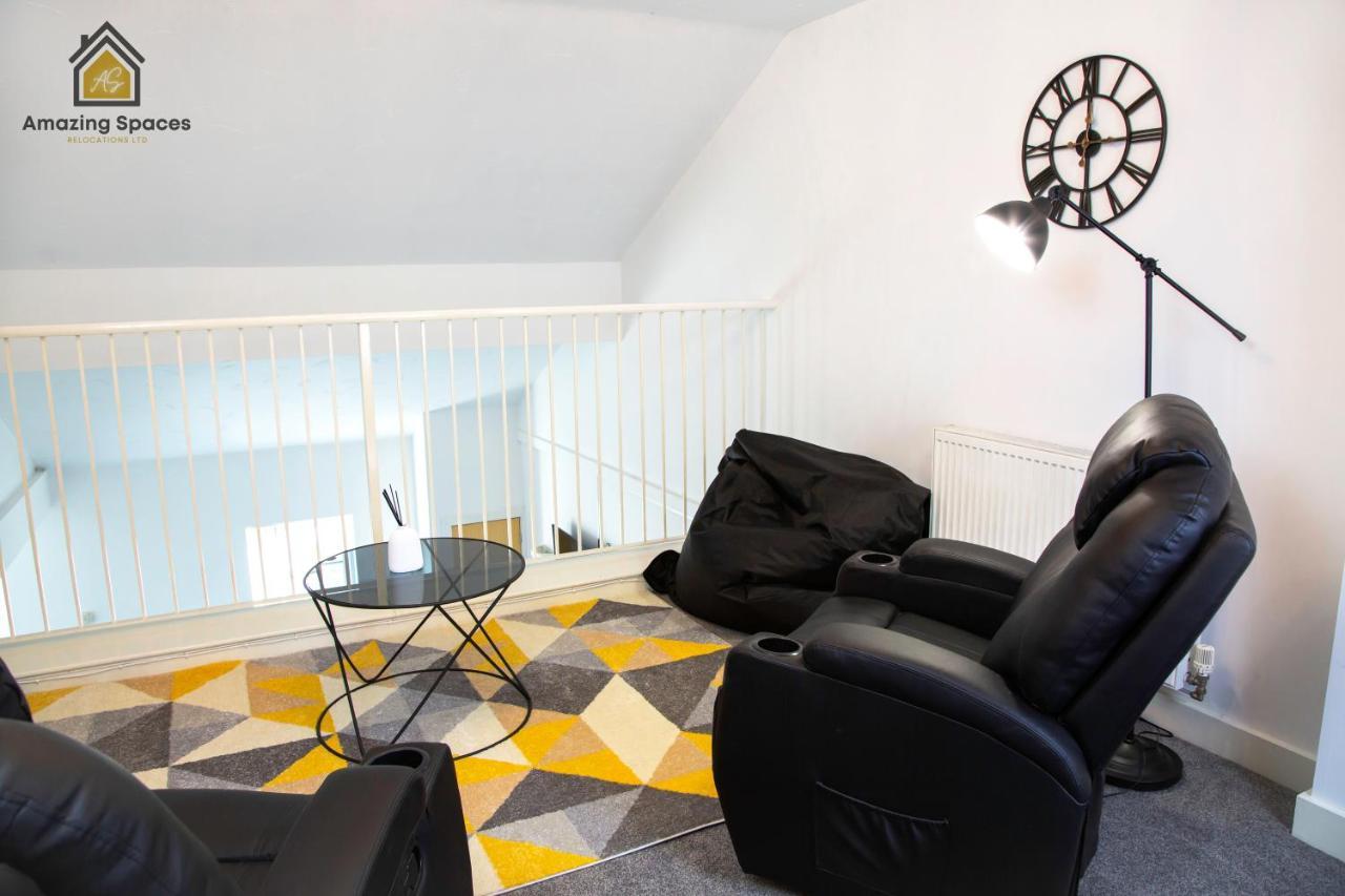 Large Unique 2 Bedroom Duplex Apartment With Private Parking & Free Wifi - Vat Qualifying By Amazing Spaces Relocations Ltd Warrington Eksteriør billede