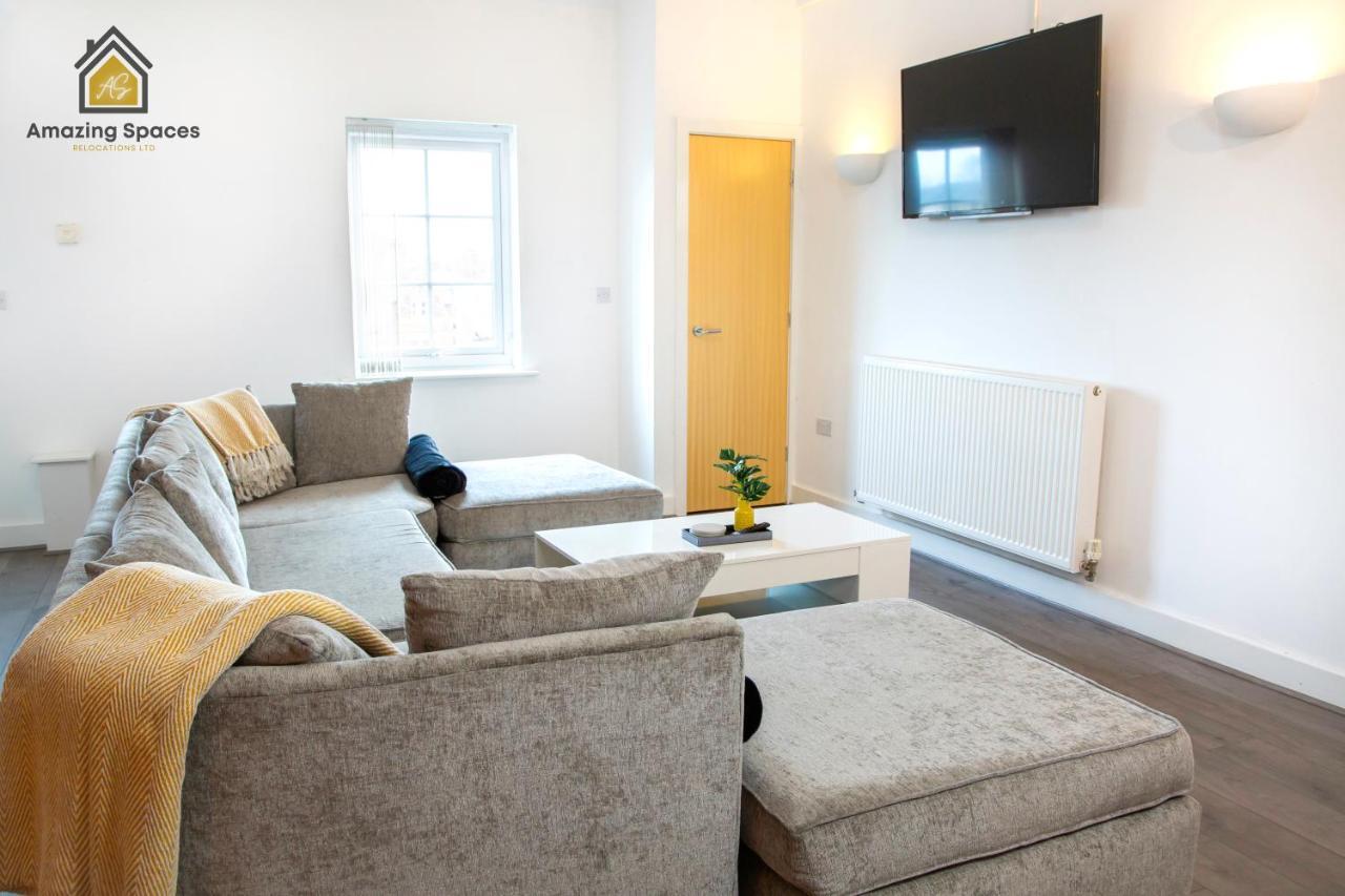Large Unique 2 Bedroom Duplex Apartment With Private Parking & Free Wifi - Vat Qualifying By Amazing Spaces Relocations Ltd Warrington Eksteriør billede