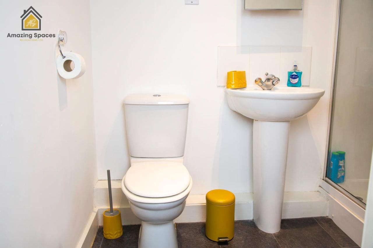 Large Unique 2 Bedroom Duplex Apartment With Private Parking & Free Wifi - Vat Qualifying By Amazing Spaces Relocations Ltd Warrington Eksteriør billede