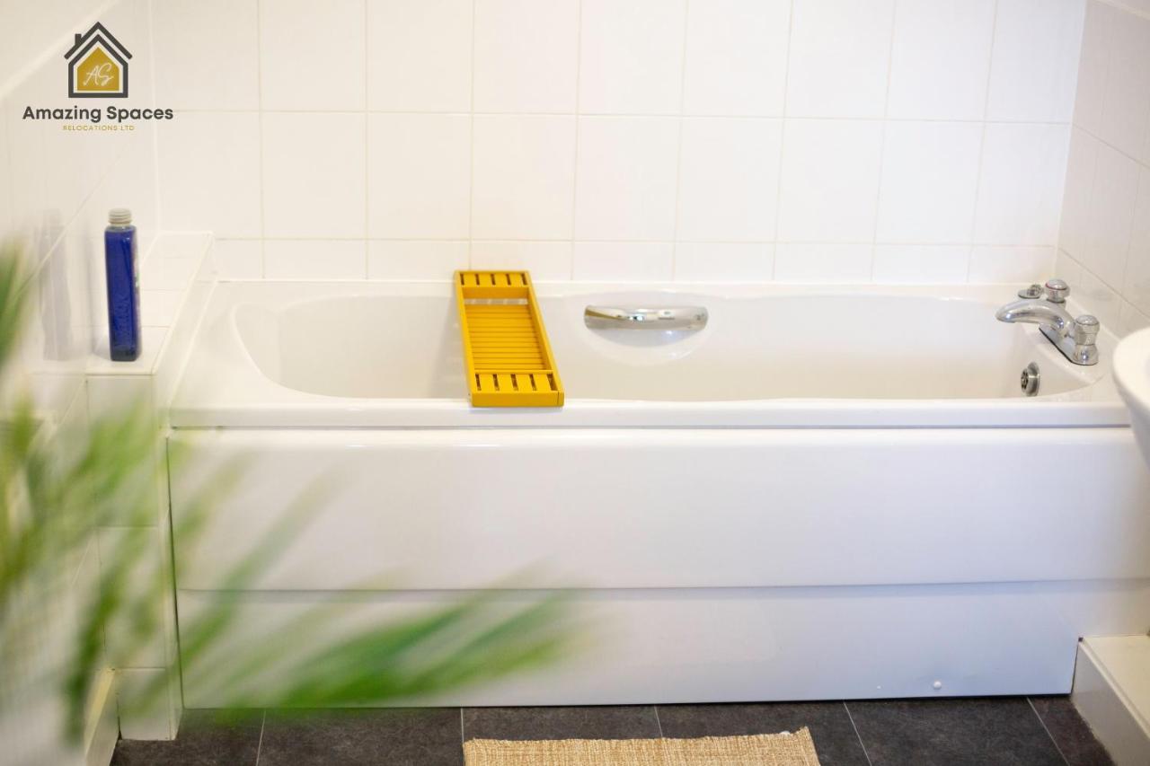 Large Unique 2 Bedroom Duplex Apartment With Private Parking & Free Wifi - Vat Qualifying By Amazing Spaces Relocations Ltd Warrington Eksteriør billede